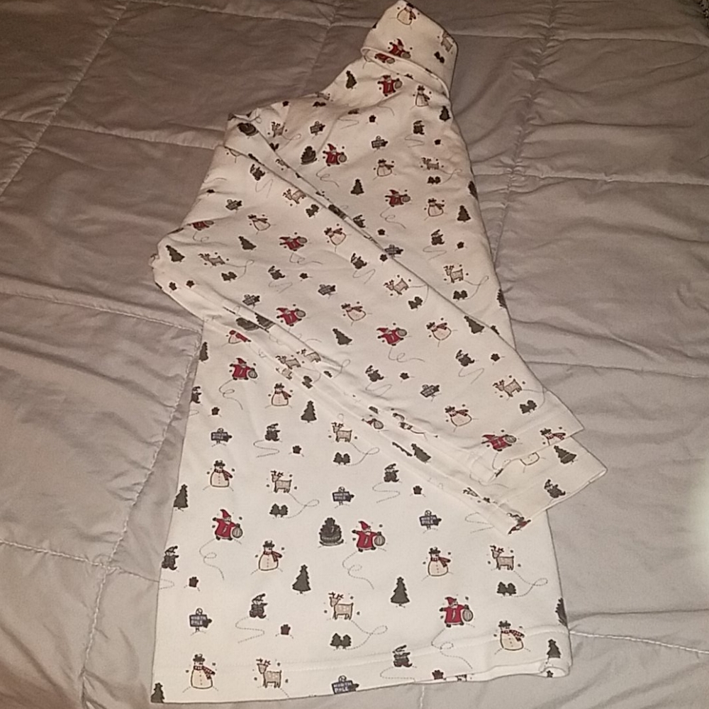 Size L Holiday Print Turtleneck